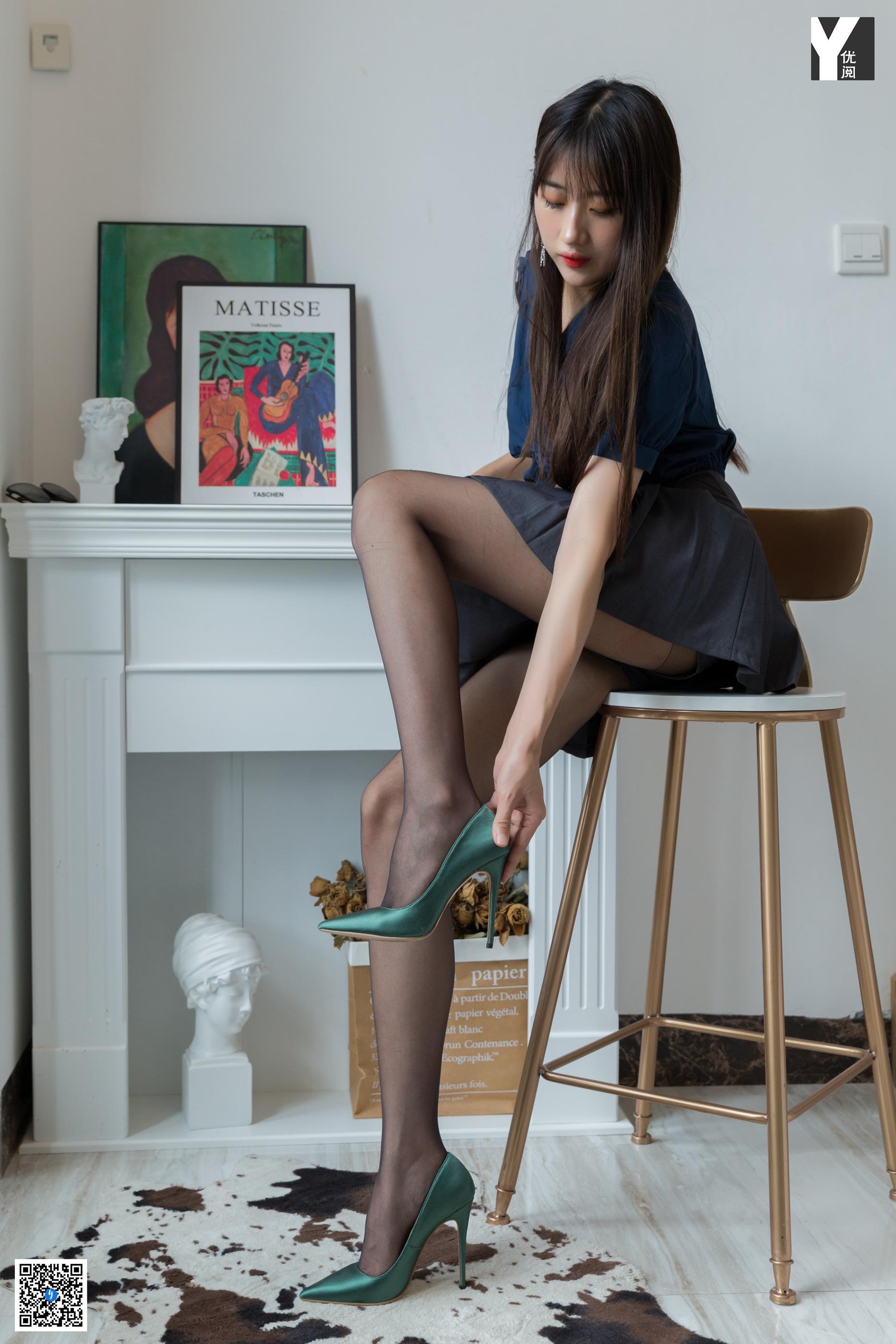 IESS异思趣向 - 模特：夏夏《御姐穿百褶裙》